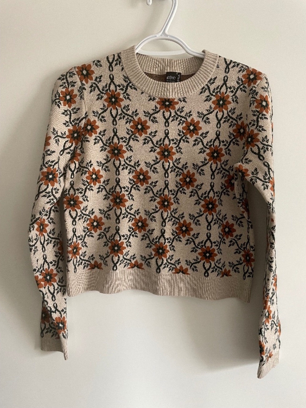 NWOT Icone Simons Cream Orange Green Floral Round Neck Cropped Sweater Medium
